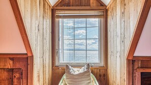 Unclassified image, 2 of 43, button - 2BR Oceanfront Cottage w/ Fire Table & Huge Deck (Point Roberts)