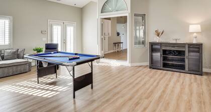 Stunning Renovated 5BR House W/pool 7 mil to Strip
