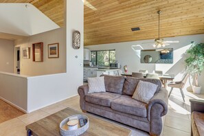 House (3 Bedrooms) | Interior - 2 Decks! Pet-friendly Lake Arrowhead Cabin (Lake Arrowhead)