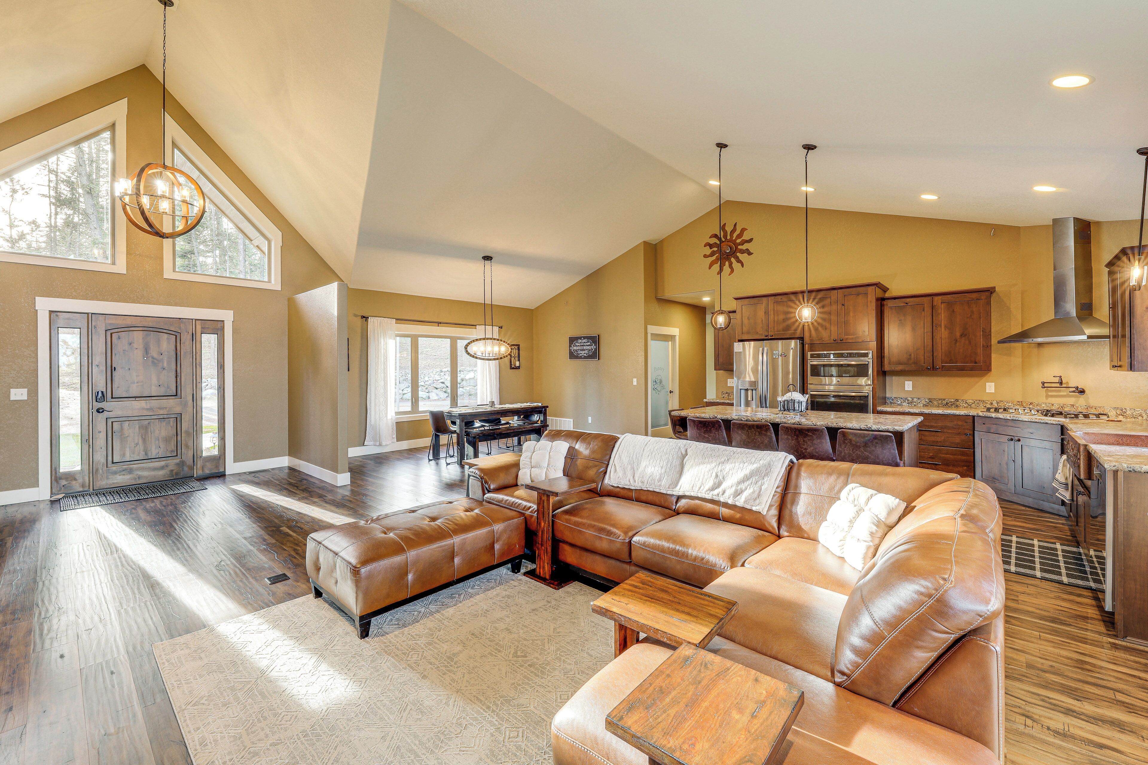 House (4 Bedrooms) | Interior