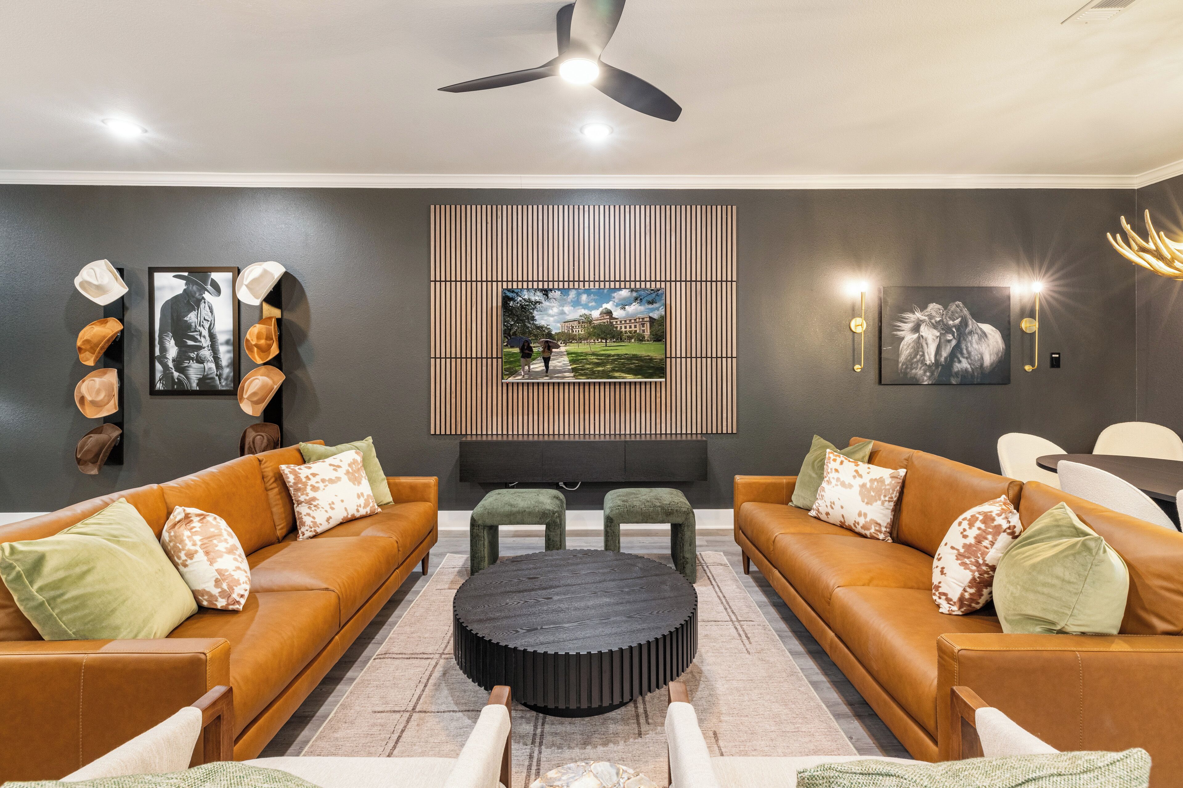 อพาร์ทเมนท์ (4 Bedrooms) | ด้านหน้าที่พัก