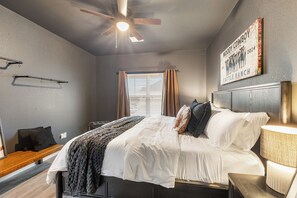 Apartment (4 Bedrooms) | Interior - Modern 4BR Ensuite Townhome Near Texas A&M (College Station)