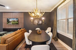 Apartment (4 Bedrooms) | Interior - Modern 4BR Ensuite Townhome Near Texas A&M (College Station)