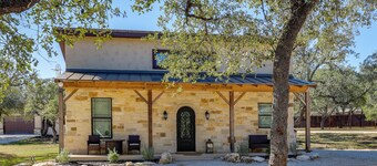 Hill Country Casita Near Guadalupe River!
