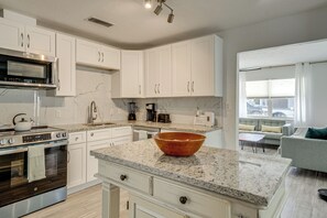 House (3 Bedrooms) | Interior - Unwind Poolside + Walk to Beach! Sarasota Retreat (Siesta Key)