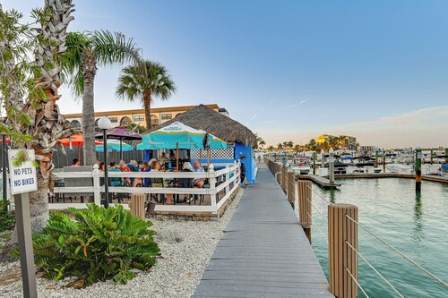 Oceanside Marco Island Retreat: Pool & Tennis!