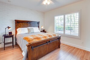 House (3 Bedrooms) | Interior - Pool + Putting Green: Quiet Scottsdale Oasis! (Scottsdale)