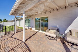 House (3 Bedrooms) | Interior - Pool + Putting Green: Quiet Scottsdale Oasis! (Scottsdale)