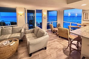 Apartment (3 Bedrooms) | Interior - Steps to Beach: Oceanfront w/ Panoramic Gulf Views (Destin)