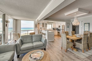 Apartment (3 Bedrooms) | Interior - Steps to Beach: Oceanfront w/ Panoramic Gulf Views (Destin)