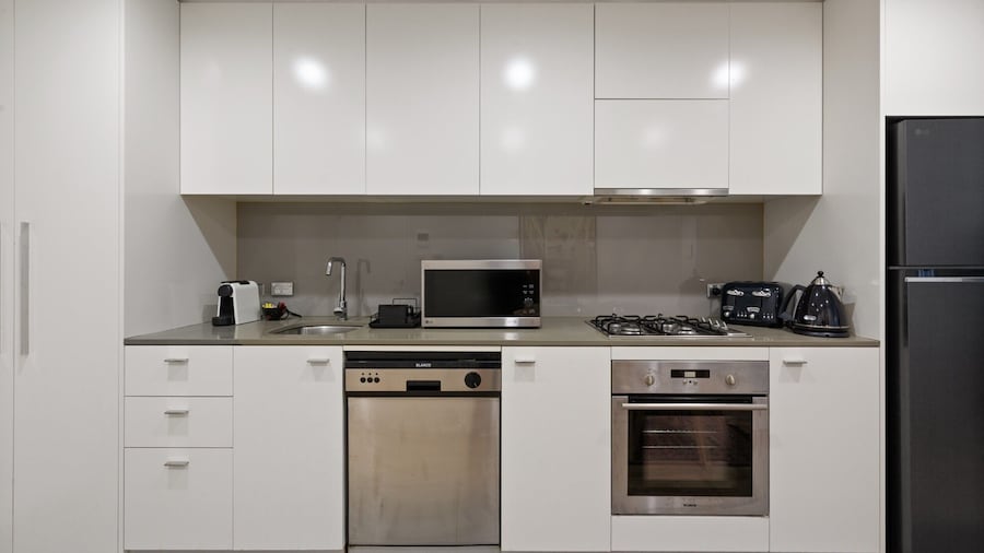 Modern CBD Aparment, Workspace, Fast Wifi and Pool