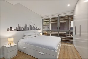1 bedroom, laptop workspace, bed sheets - Modern CBD Aparment, Workspace, Fast Wifi and Pool (Sydney)