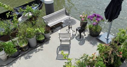 EUPHRATE HOUSEBOAT Suite Wheelhouse