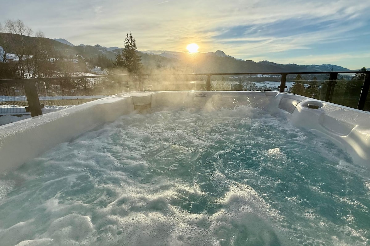 Luksustalo, 4 makuuhuonetta, parveke, vuoristonäköala | Terassi/patio