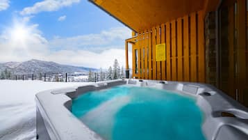 Exclusief appartement, 3 slaapkamers, bubbelbad, uitzicht op bergen | Uitzicht op de bergen