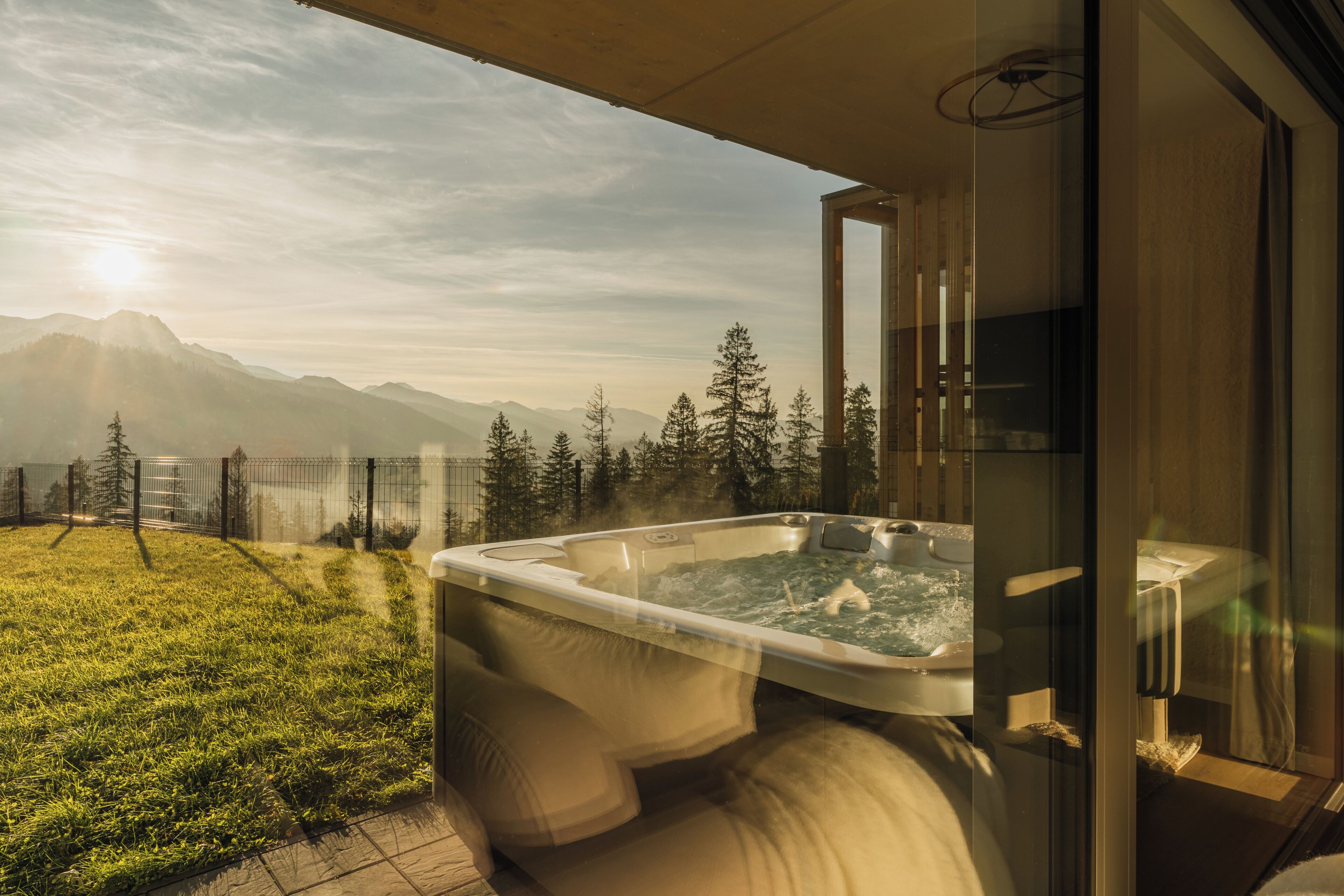 Private spa tub