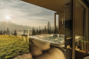Private spa tub - Landscape Cyrhla with SPA by BQQK (Zakopane)