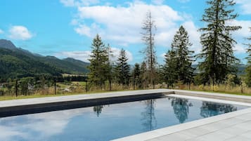 Piscina externa sazonal