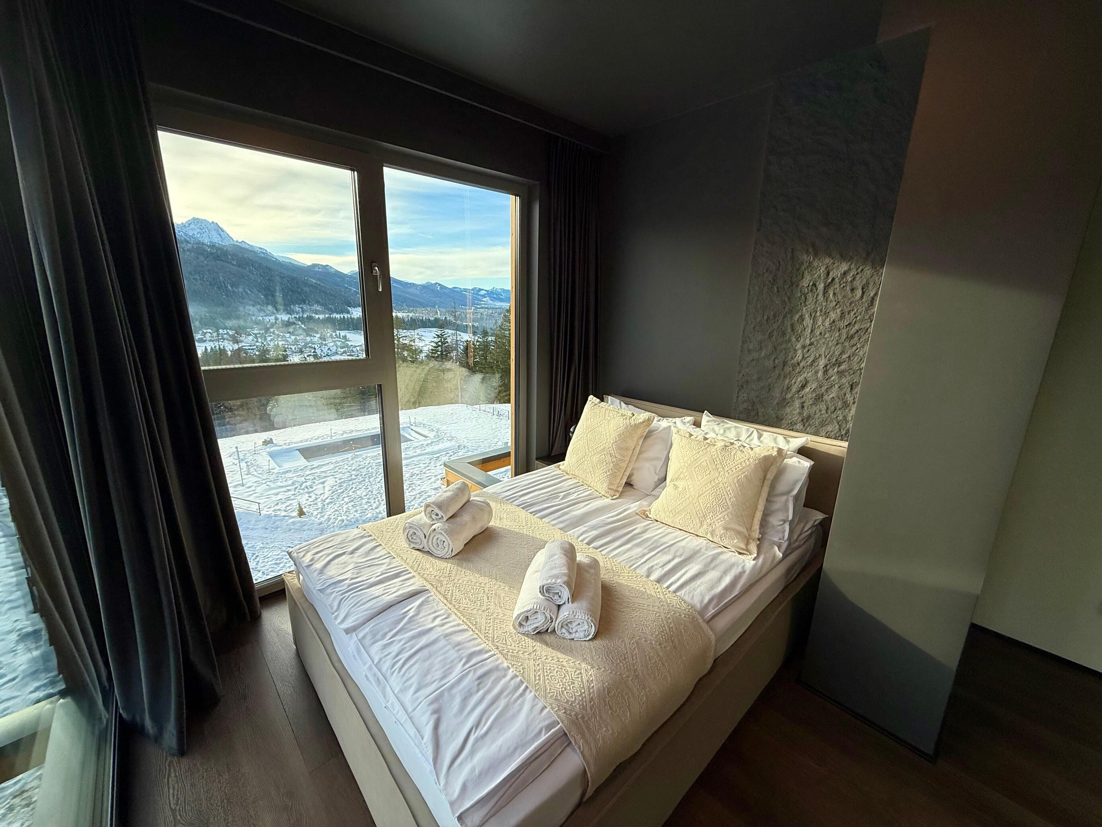 Deluxe Apartment, 2 Bedrooms, Mountain View | Mountain view