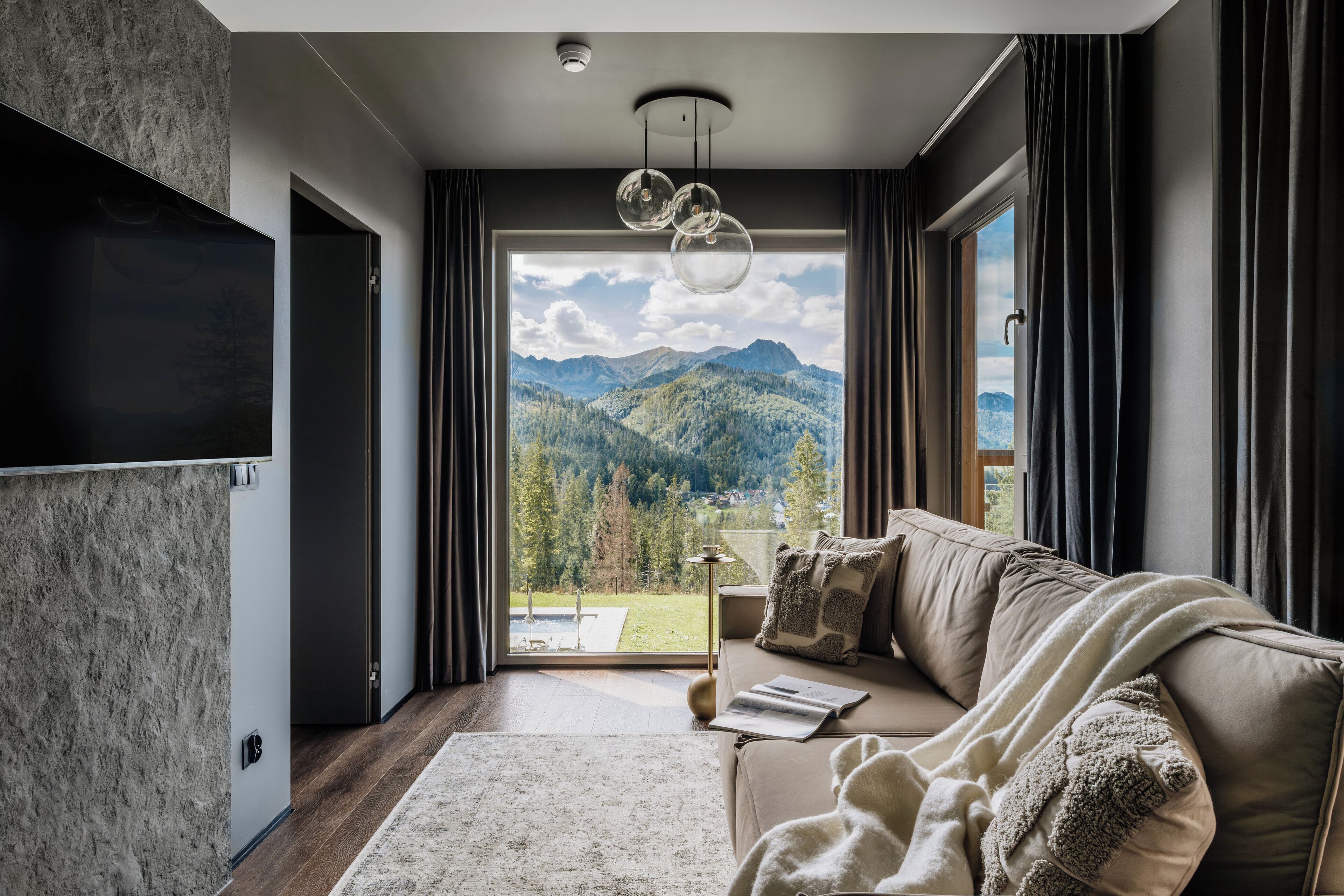 Panoramic Apartment | Mountain view