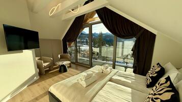 Luksustalo, 4 makuuhuonetta, parveke, vuoristonäköala | Silitysrauta/-lauta, ilmainen Wi-Fi