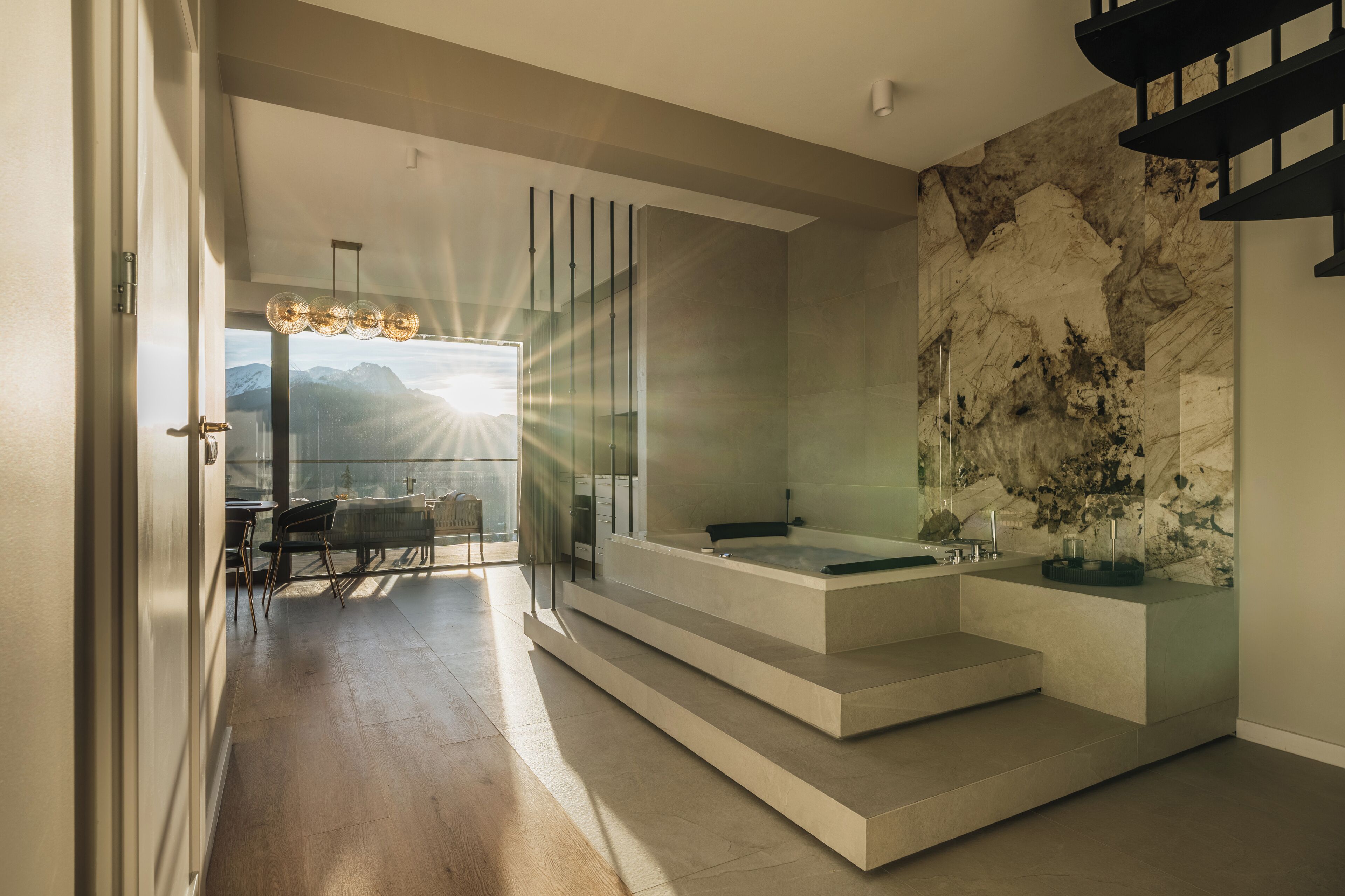 Chalé superluxo, 4 quartos, banheira de imersão, vista para a montanha | Roupas de cama premium, individualmente decorados