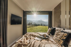 Exclusive Apartment, 3 Bedrooms, Hot Tub, Mountain View | Premium bedding, individually decorated, individually furnished - Landscape Cyrhla with SPA by BQQK (Zakopane)