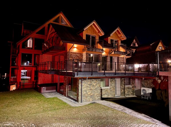 Front of property - Landscape Cyrhla with SPA by BQQK (Zakopane)