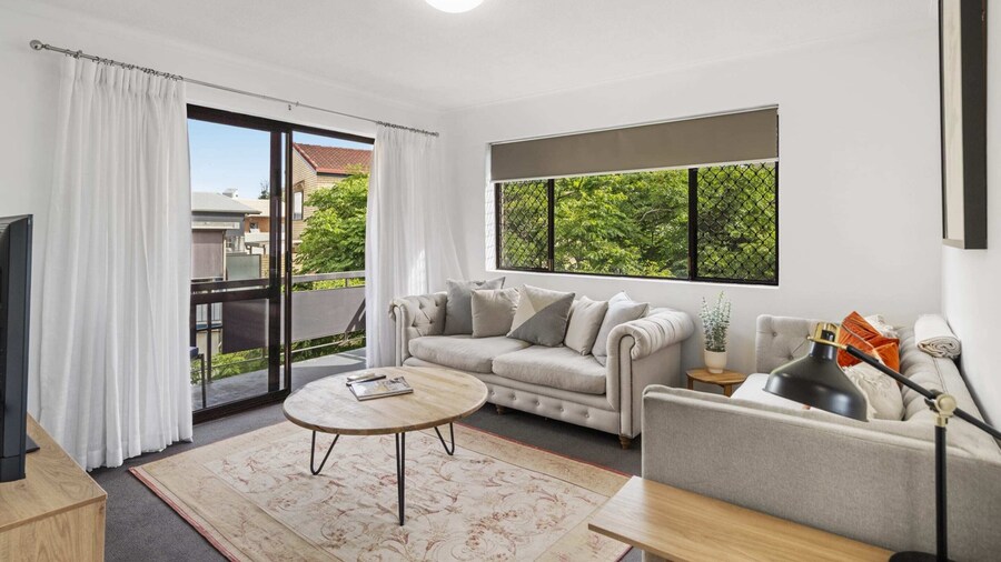 Bright 2-bed Apartment in Leafy New Farm