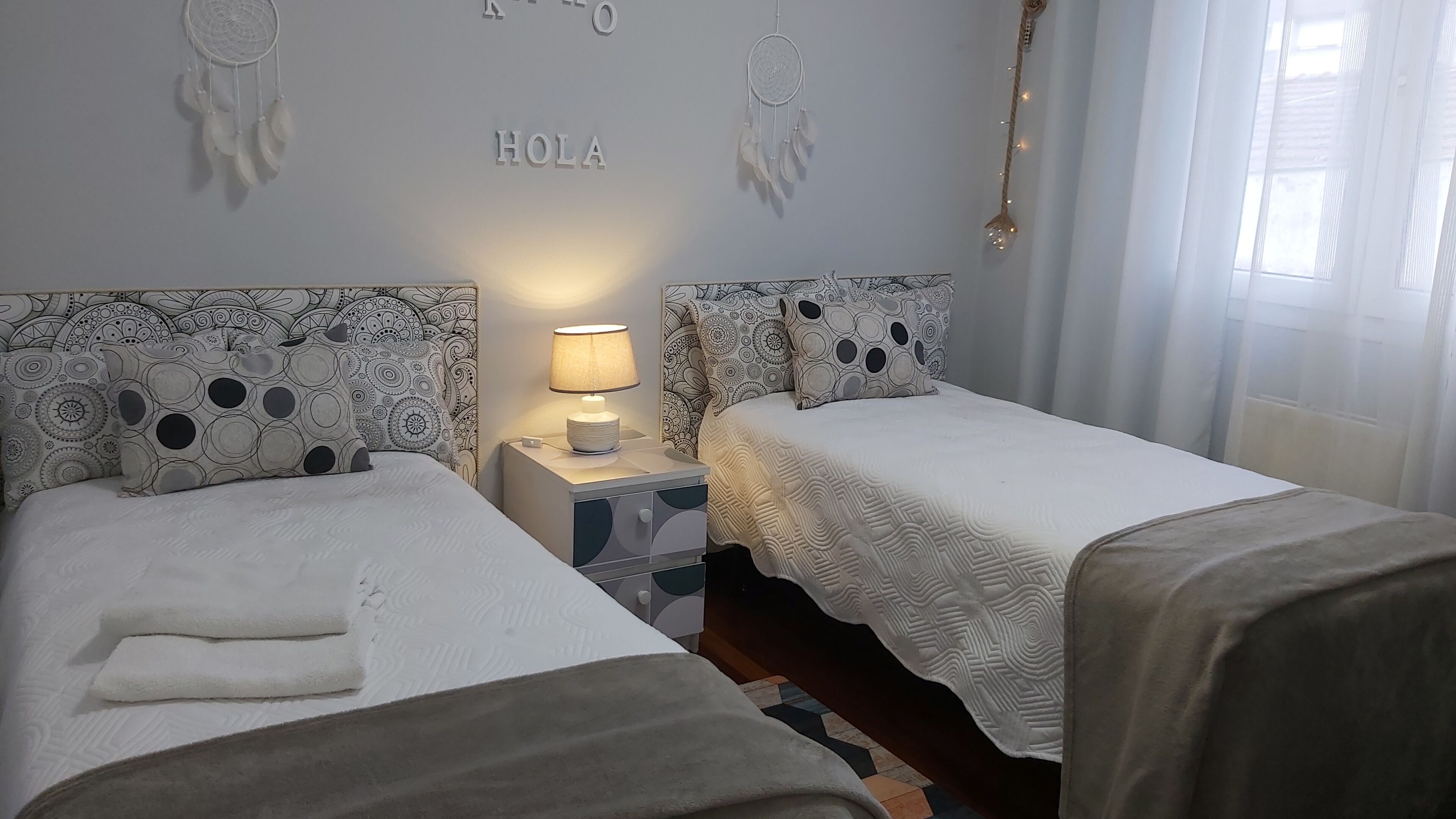 Internet, bed sheets