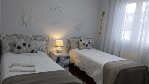 Private room, private in Bilbao, not suitable for children.