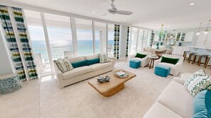 公寓式客房, 3 间卧室 | 起居区 | 智能电视