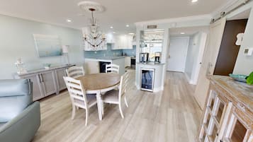 Condo, 1 Bedroom | Dining