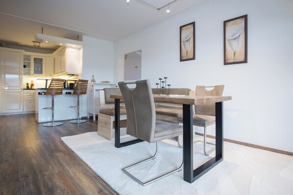 Apartment | Dining - Apartment in Niedersfeld mit Balkon (Winterberg)