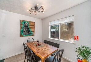Casa, 3 habitaciones | Restaurantes