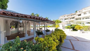 Apartment, 1 Bedroom | Property grounds