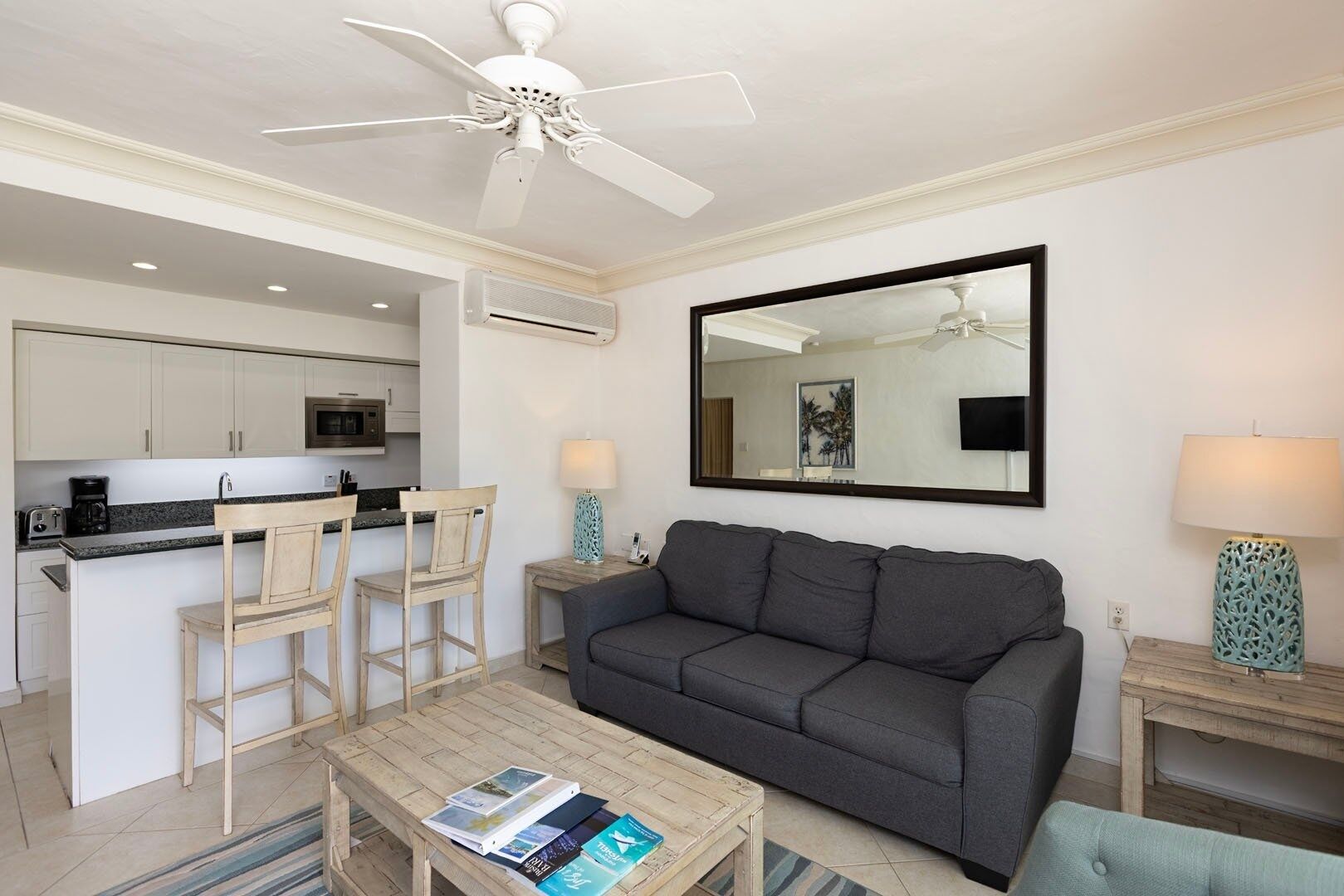 Apartment, 2 Bedrooms | Living area