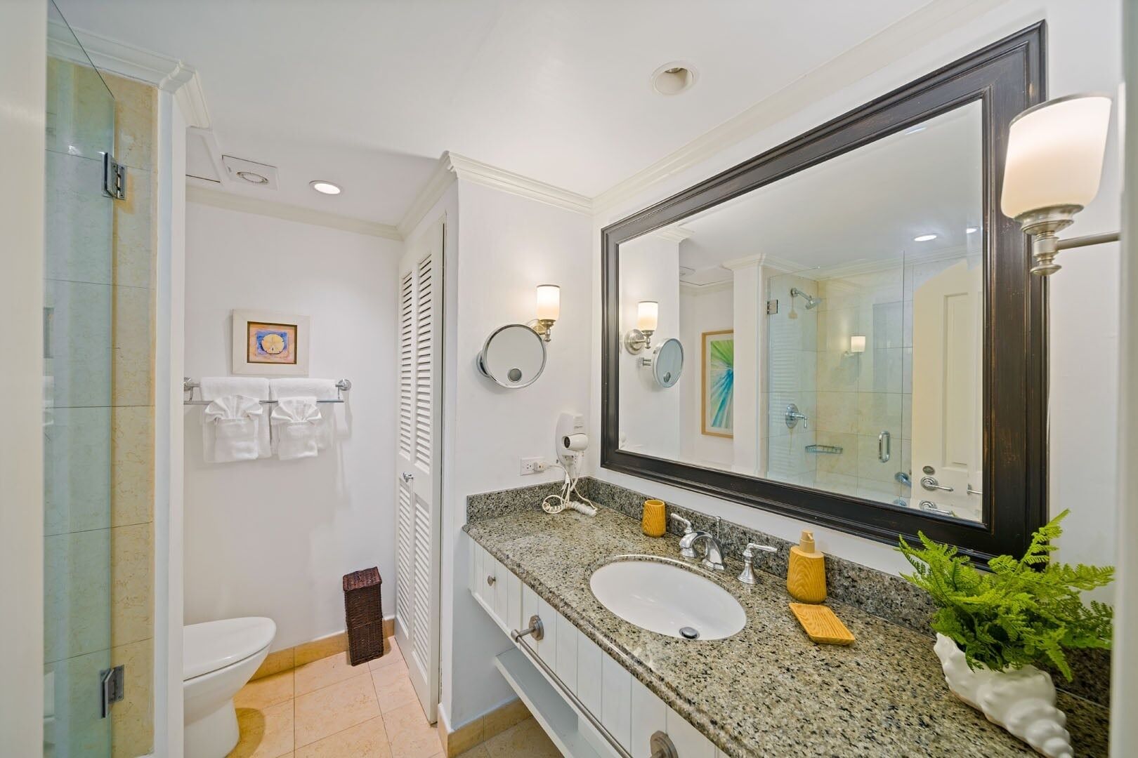 Apartment, 2 Bedrooms | Bathroom | Towels