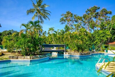 Glitter Bay Estate 112 2 Bedroom Apts