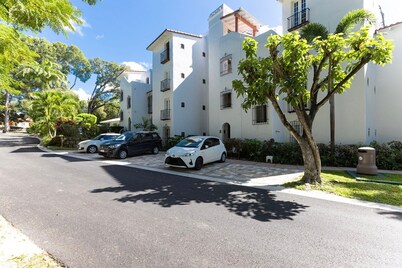 Glitter Bay Estate 214 1 Bedroom Apts