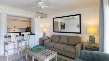 Apartment, 1 Bedroom | Living area
