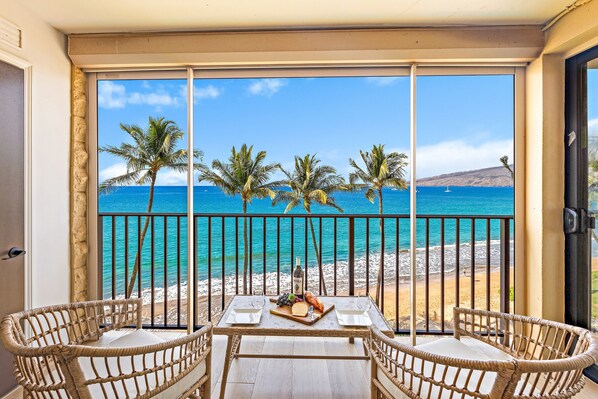Outdoor dining - Where Sky Meets Sea Kihei Rooftop Corner Retreat Expansive Lanai and Views (Kihei)