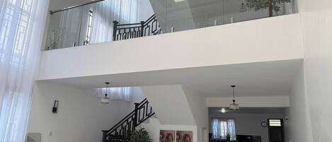 House, 3 Bedrooms, Smoking, City View | Interior
