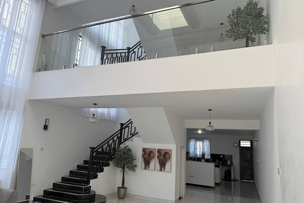 House, 3 Bedrooms, Smoking, City View | Interior