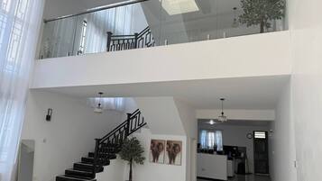 House, 3 Bedrooms, Smoking, City View | Bahagian dalam