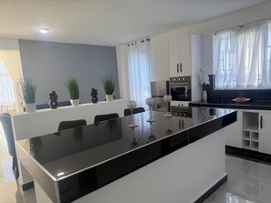 Ferienhaus, 3 Schlafzimmer, Raucher, Stadtblick | Innenbereich