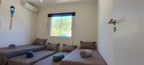 2 عدّة غرف نوم وواي فاي وملاءات أسرّة