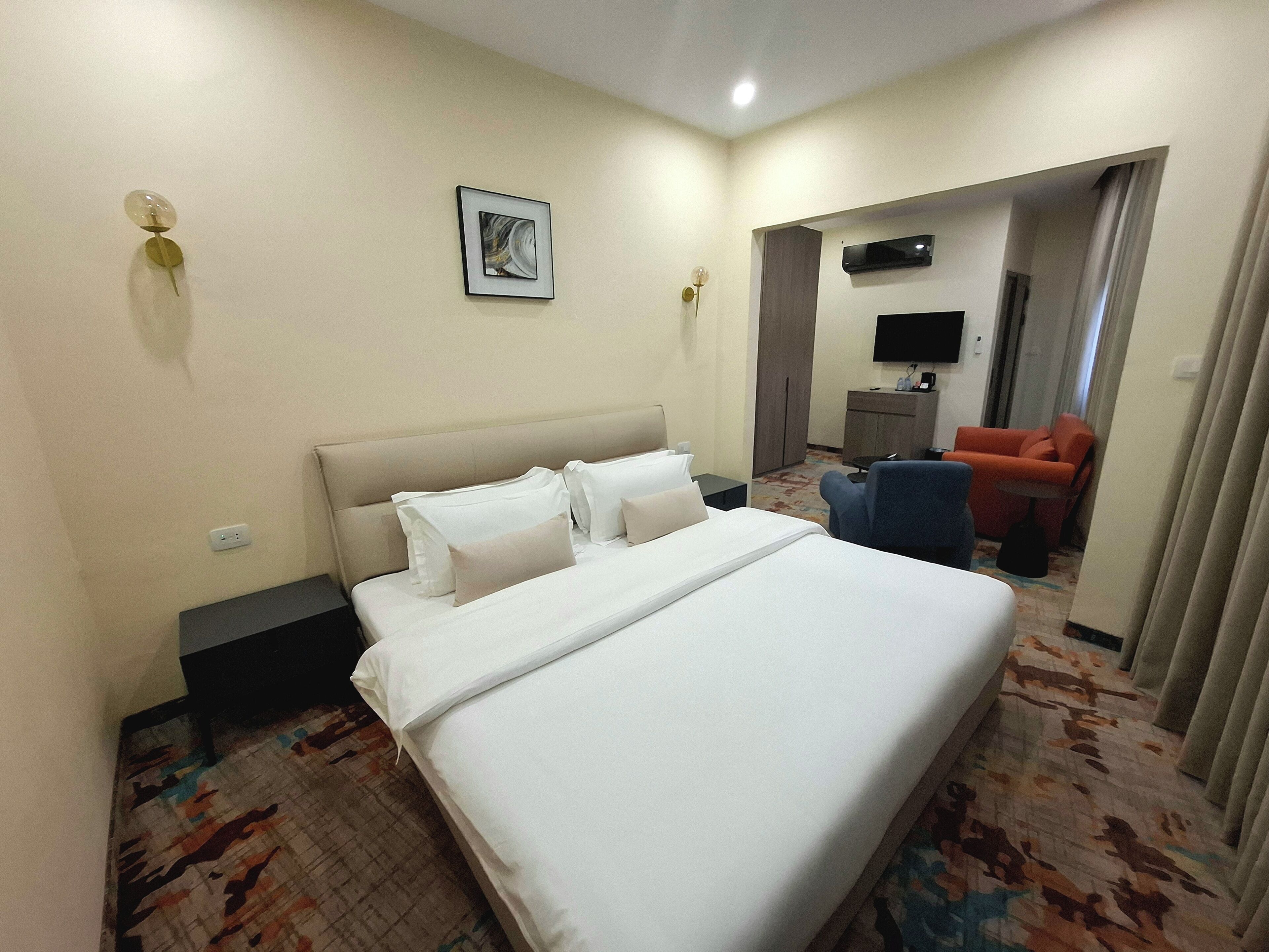 Junior Suite, Balcony, City View