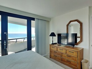 3 bedrooms, iron/ironing board, WiFi, bed sheets - Edgewater #809 | Gulf Front + Amenities (Miramar Beach)