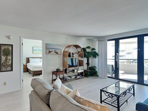 Silitysrauta/-lauta, Wi-Fi, vuodevaatteet